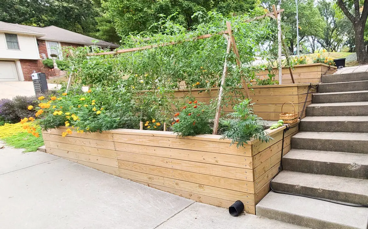 how to build a wood retaining wall